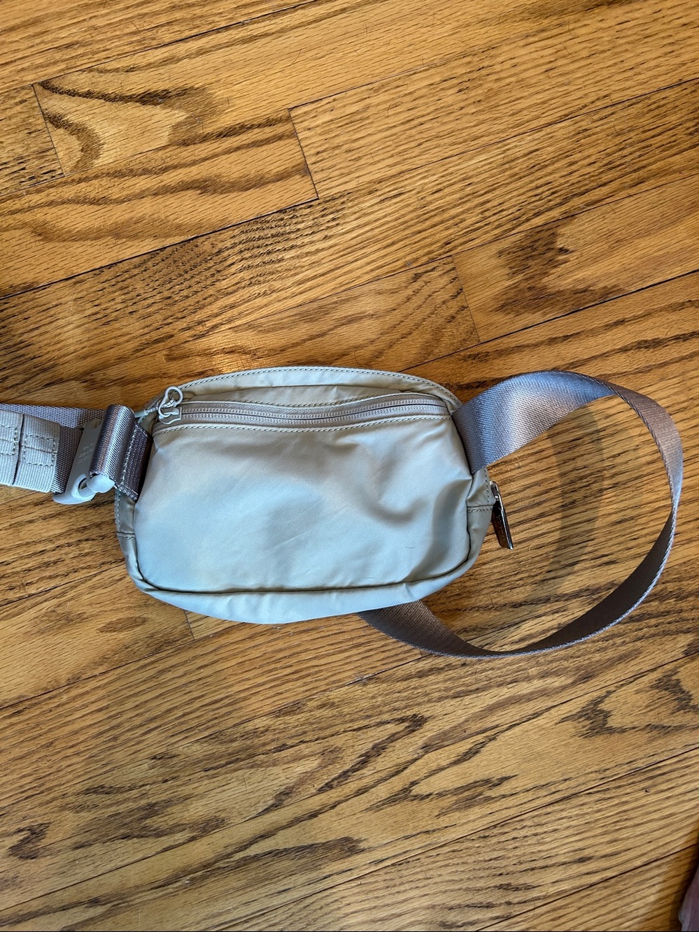 Lululemon Everywhere Belt Bag 1L - Picture 3 of 5